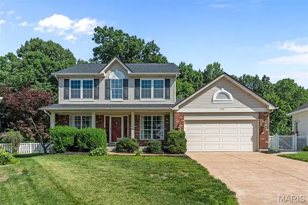 5794 Wickershire Lane, St Louis, MO 63129