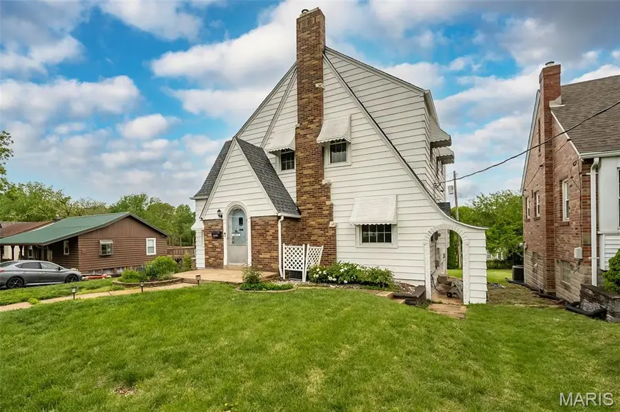 5837 Staely Avenue, Affton, MO 63123 - #2