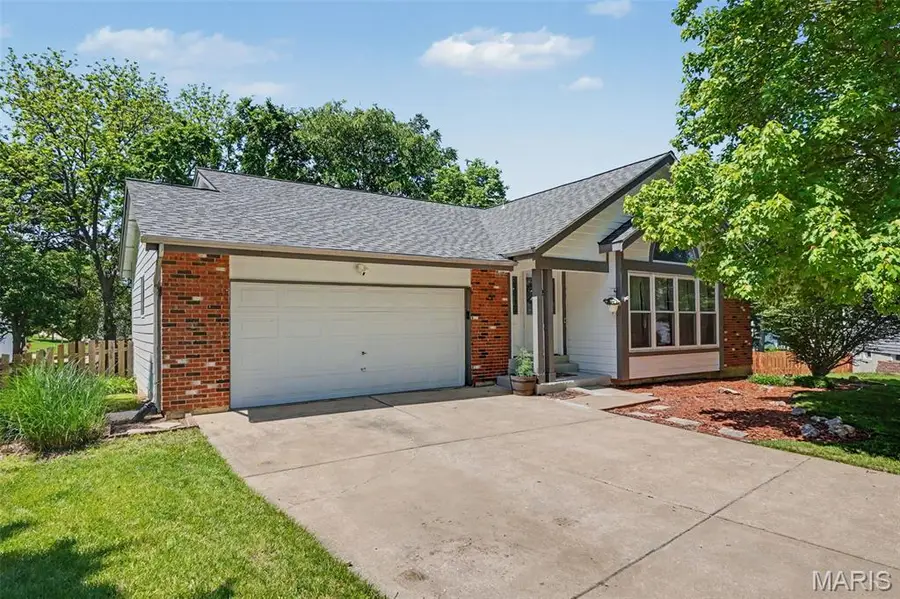 13 Running Waters Court, Saint Charles, MO 63304 - #2