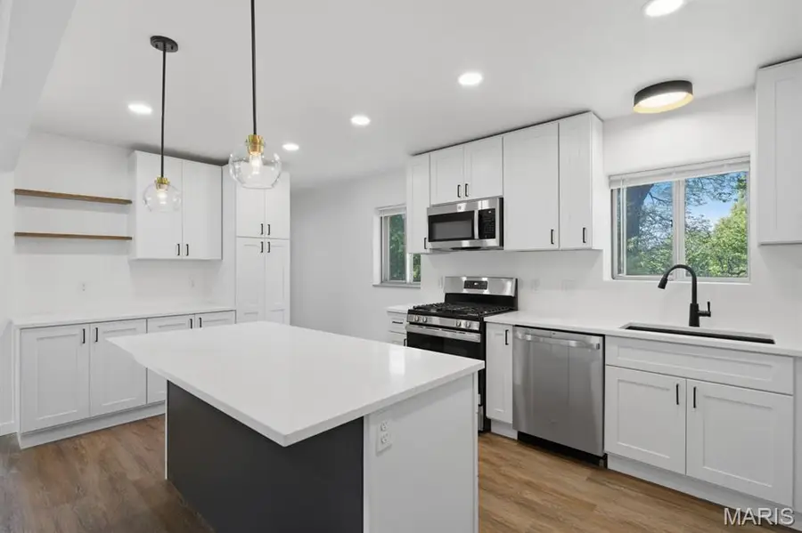 46 Green Acres Road, Saint Louis, MO 63137 - #2