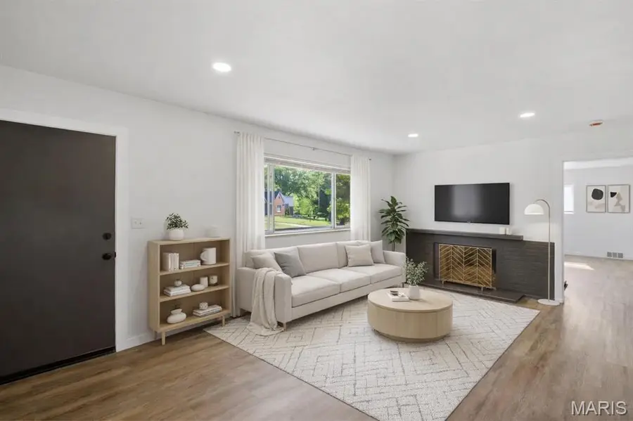 46 Green Acres Road, Saint Louis, MO 63137 - #3