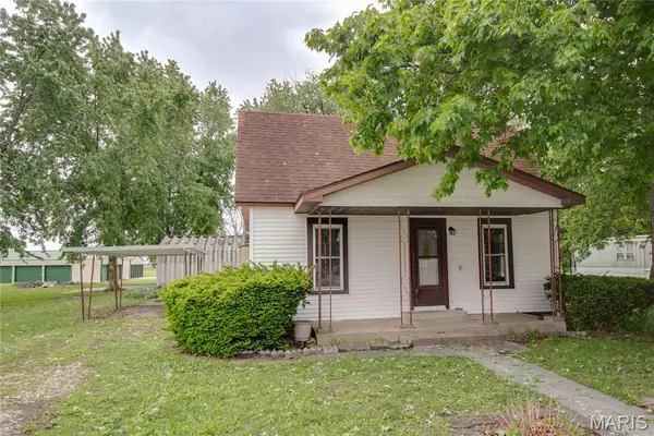 334 E Malone Street, Palmyra, IL 62674