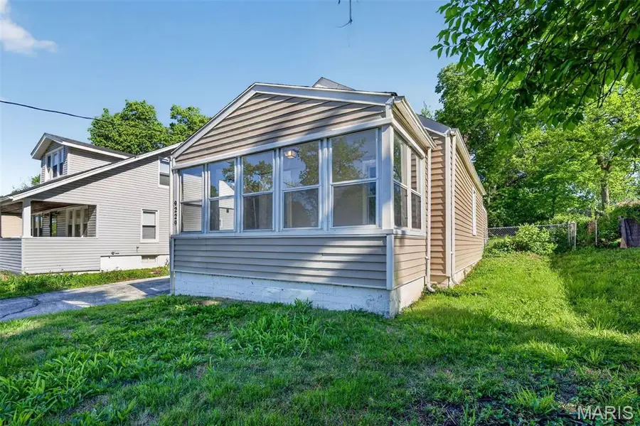 9229 Arline Avenue, Saint Louis, MO 63114 - #2