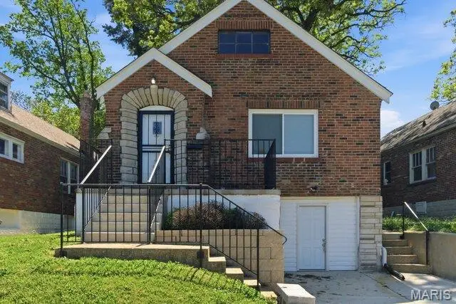 6758 Kenwood Drive, Saint Louis, MO 63121 - #1