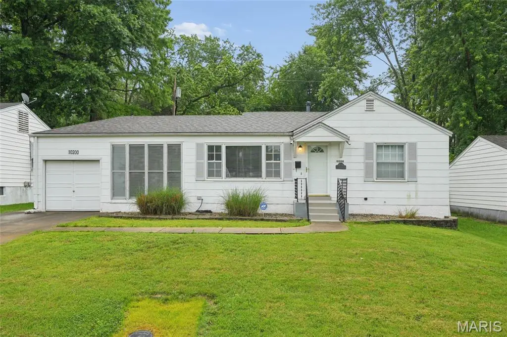 10200 Coburg Lands Drive, Bellefontaine Neighbors, MO 63137 - #1