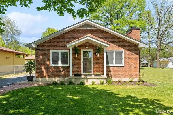 324 Hazel Avenue, Belleville, IL 62223