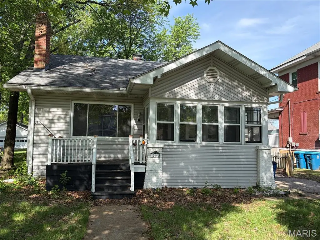 216 S 9th Street, Wood River, IL 62095 - #1