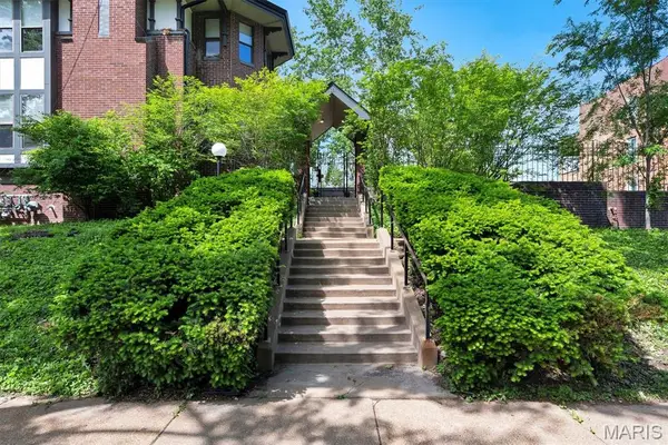 5381 Pershing Avenue #102, St Louis, MO 63112
