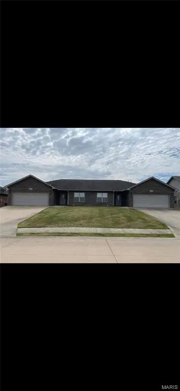 429/431 W Deerwood Drive, Jackson, MO 63755 - #1