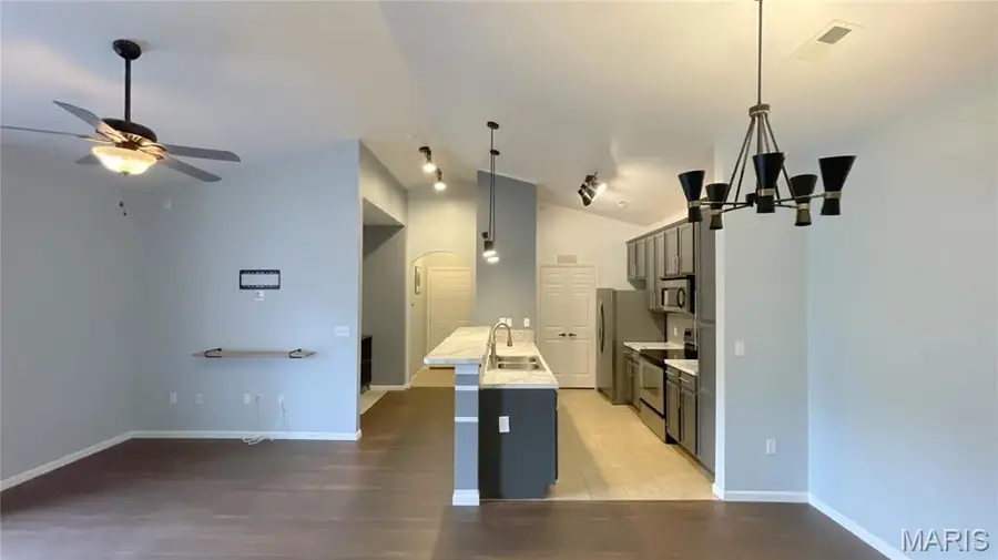 33 Kassebaum Lane #306, Tesson Ferry, MO 63129 - #3