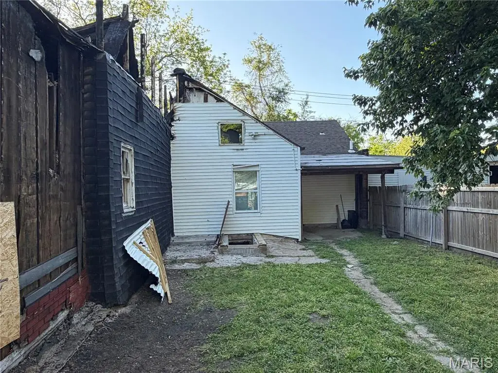 7135 Vermont Avenue, Saint Louis, MO 63111 - #1