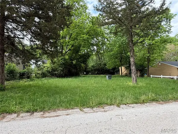 8844 Parkdale Drive, Caseyville, IL 62232