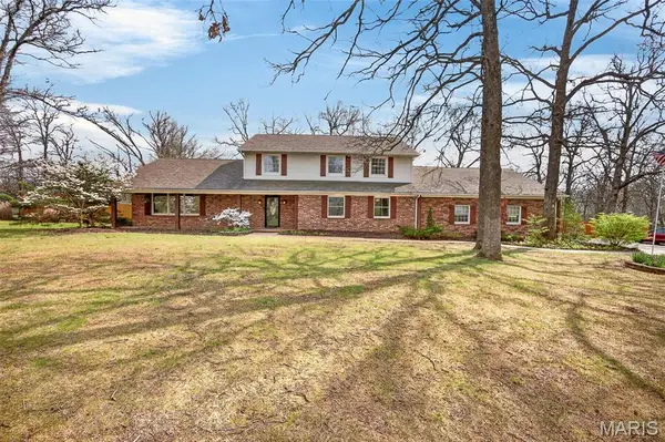 20200 NW Oakwood Drive, Lebanon, MO 65536