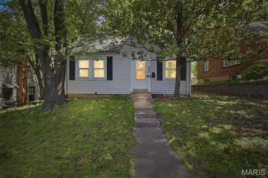 748 N Laclede Station Road, Webster Groves, MO 63119 - #2