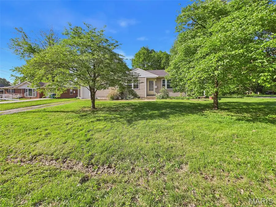 5 Saint Clair Lake Drive, Swansea, IL 62226 - #2