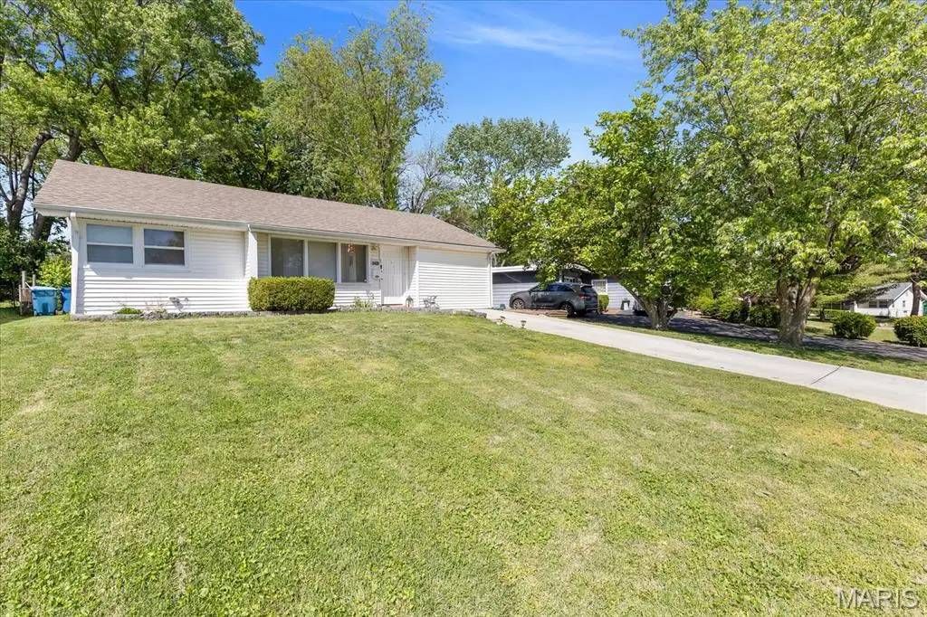 8409 Engler Avenue, Saint Louis, MO 63114 - #1