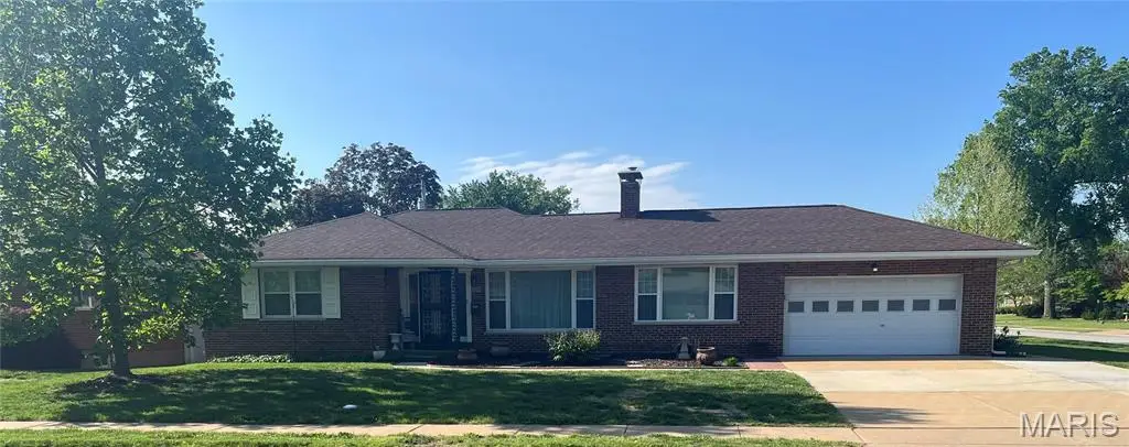 350 W Saint Anthony Lane, Florissant, MO 63031 - #1