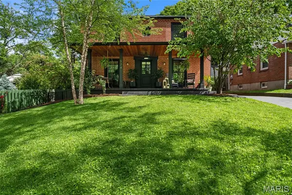 574 Hollywood Place, Webster Groves, MO 63119