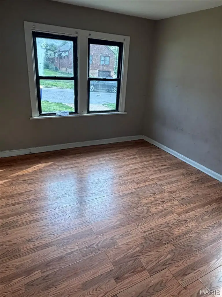 9527 Roslan Place, Saint Louis, MO 63114 - #3