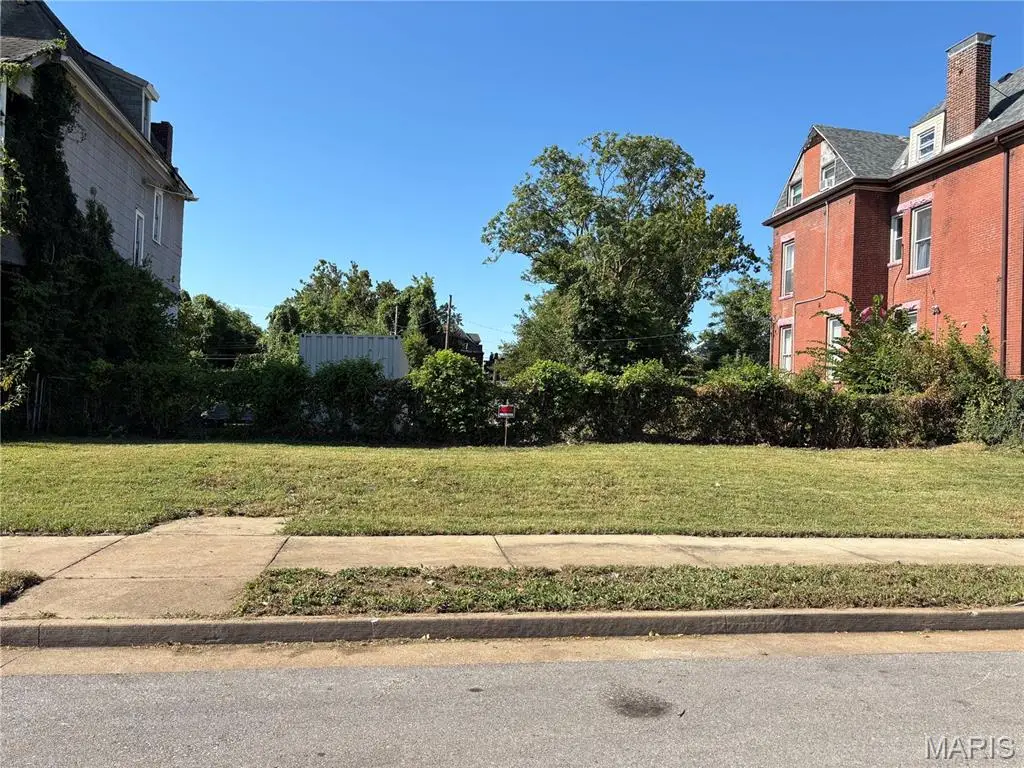 4246 W Belle Place, Saint Louis, MO 63108 - #1