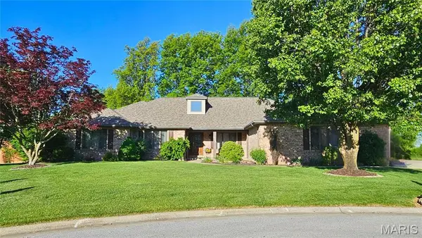 1602 Greenbrier Drive, O'Fallon, IL 62269