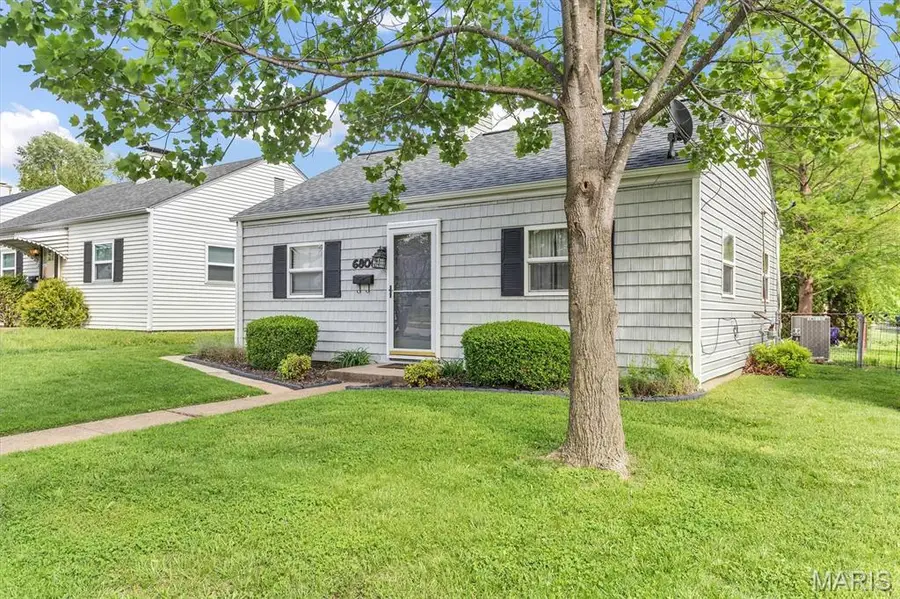 6800 Wanda Avenue, Saint Louis, MO 63116 - #2