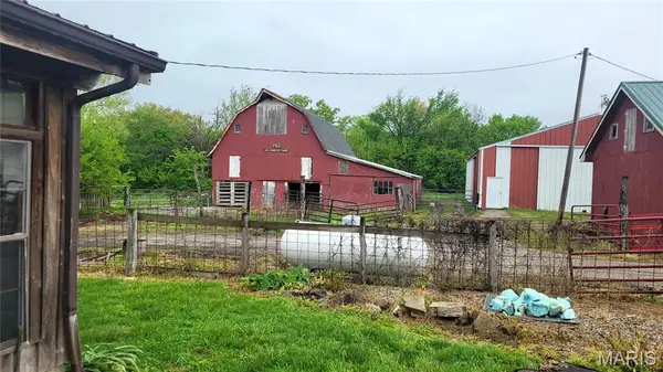 78 Frank Lane, Hillsboro, IL 62049