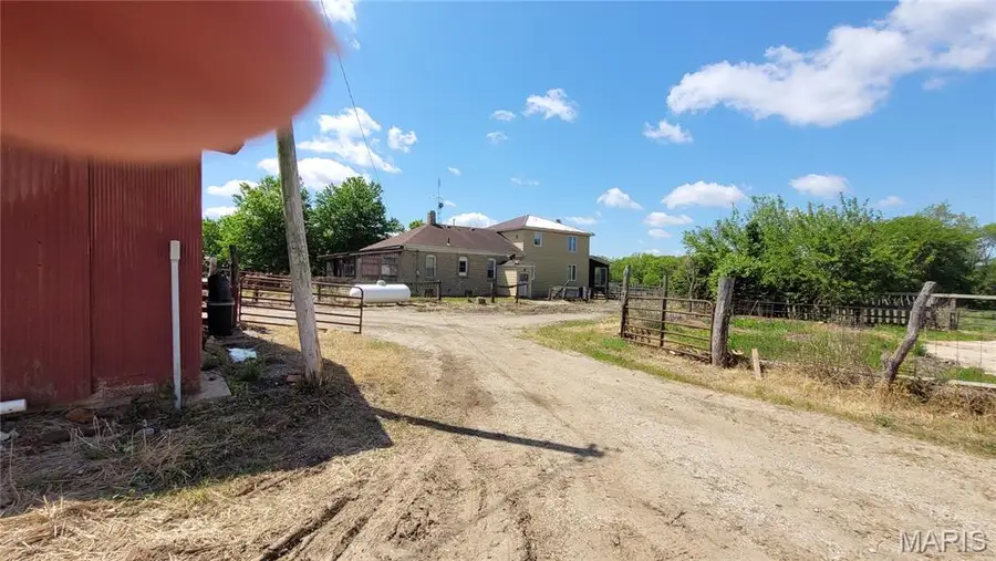 78 Frank Lane, Hillsboro, IL 62049 - #2