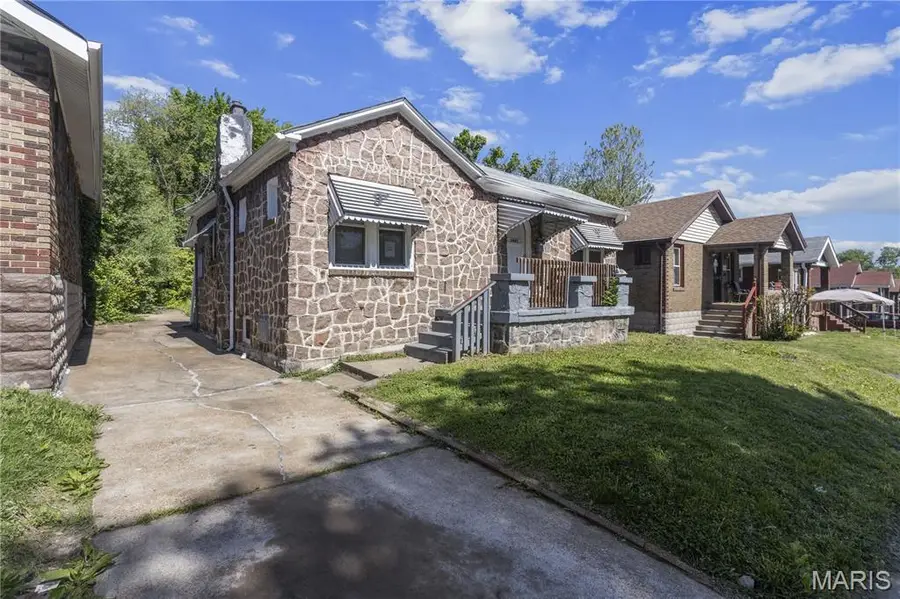 1467 Engelholm Avenue, Saint Louis, MO 63133 - #2