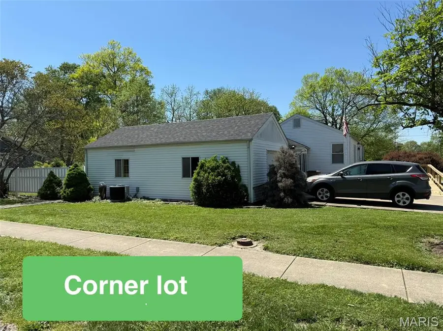 310 W Spring Street, Staunton, IL 62088 - #2