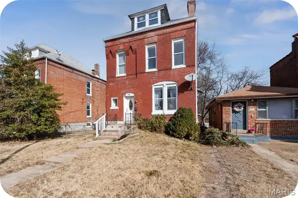 915 Bates Street, St Louis, MO 63111