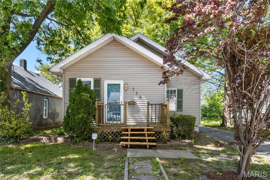 718 Condit Street, Wood River, IL 62095 - #2