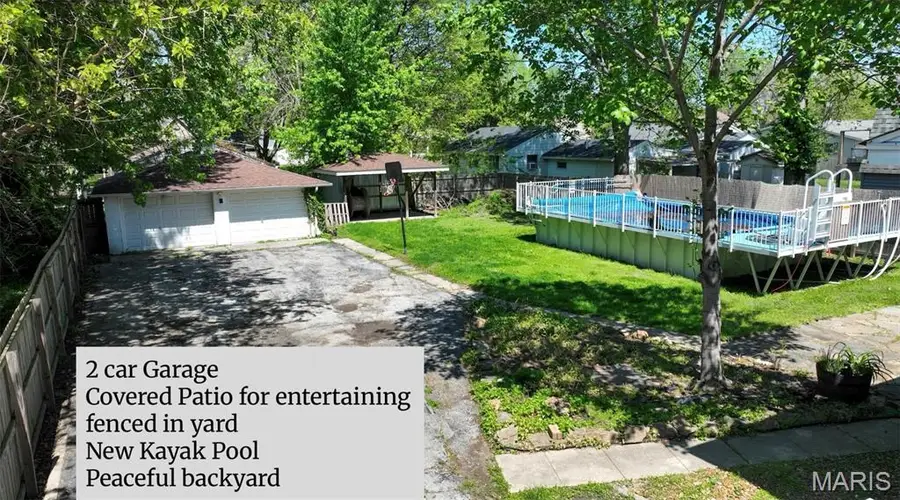 919 W Henry Street, Staunton, IL 62088 - #2