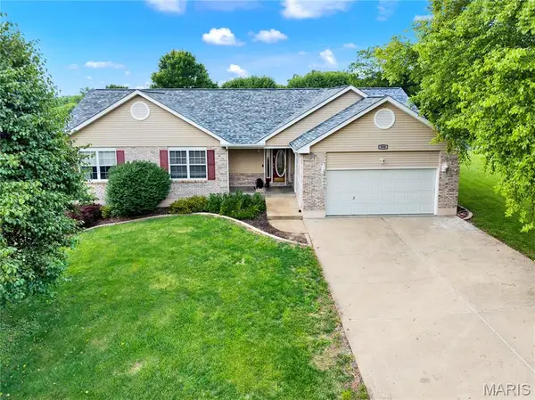 395 Bridgewater Heights Drive, Villa Ridge, MO 63089