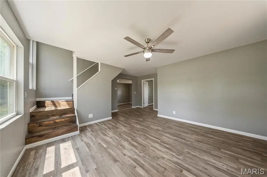 1303 E Grand Avenue, Cuba, MO 65453 - #3