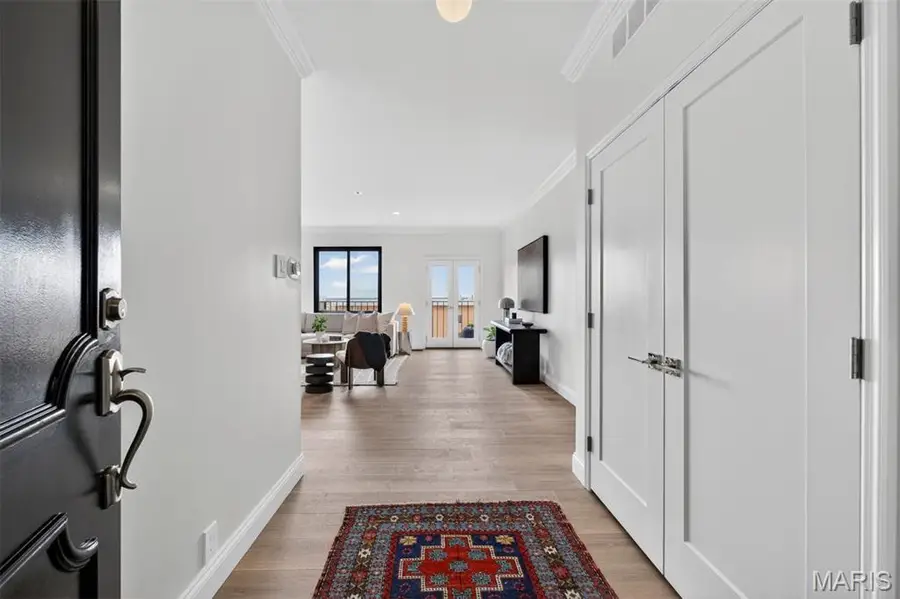 816 S Hanley Road #14B, Clayton, MO 63105 - #3