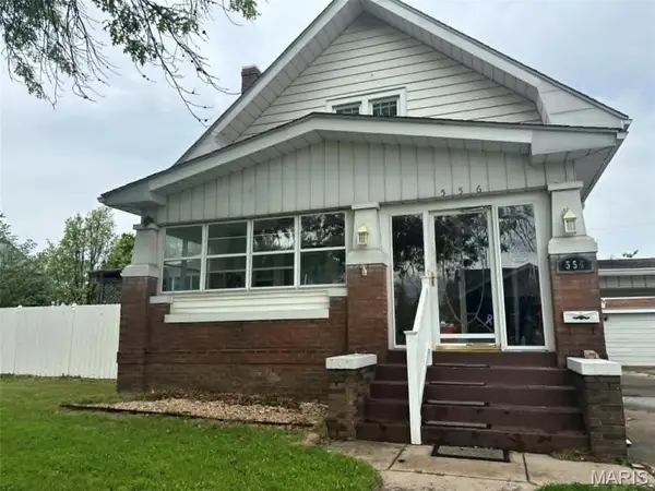 556 Whitelaw Avenue, Wood River, IL 62095