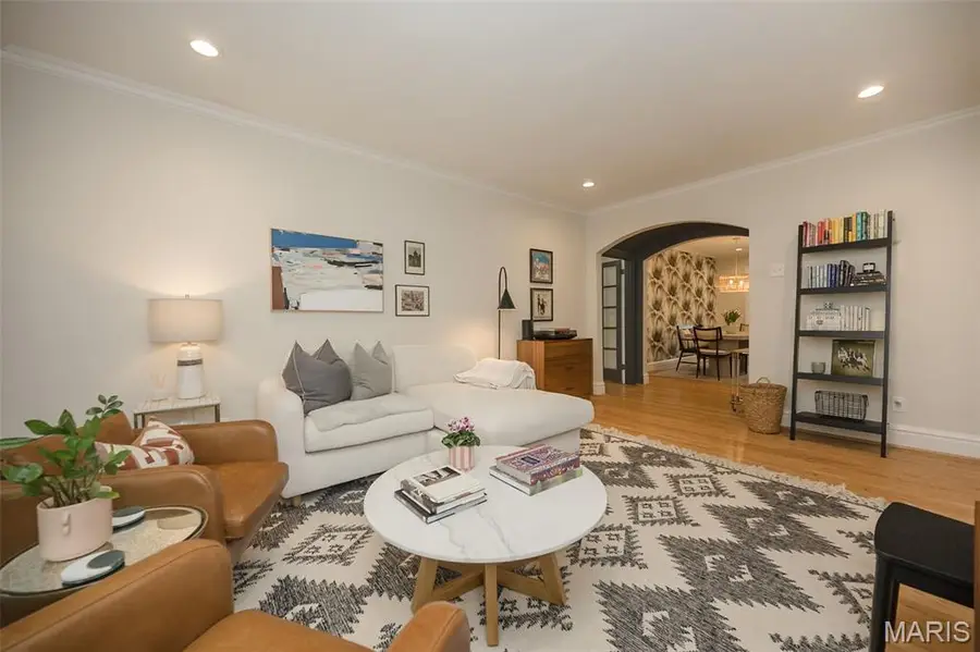 215 N Central Avenue #2S, Clayton, MO 63105 - #3