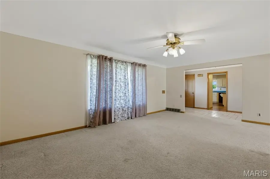10000 Stonell Drive, Affton, MO 63123 - #3