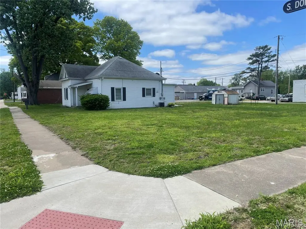 105 N Donk Avenue, Maryville, IL 62062 - #1