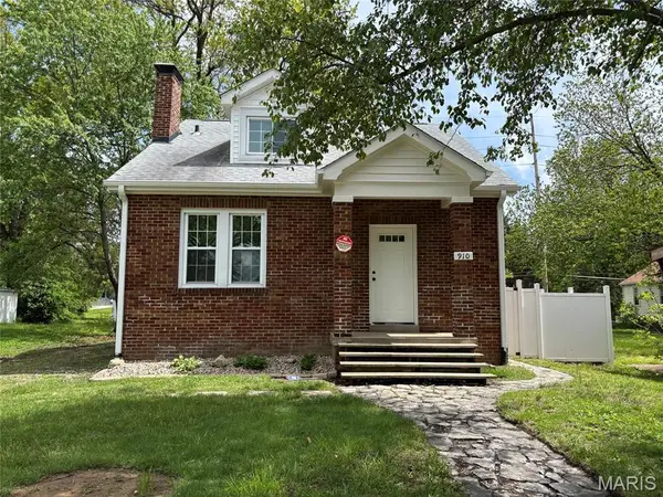 910 N Church Street, Belleville, IL 62220