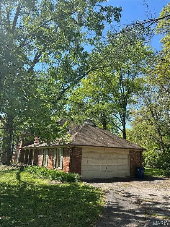 2055 N Ballas Road, Des Peres, MO 63131 - #2