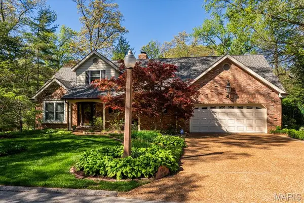 1010 Robert Drive, Godfrey, IL 62035