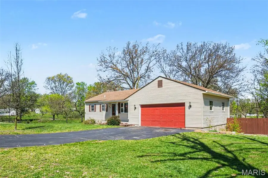 915 Coronet Drive, Ballwin, MO 63011 - #3