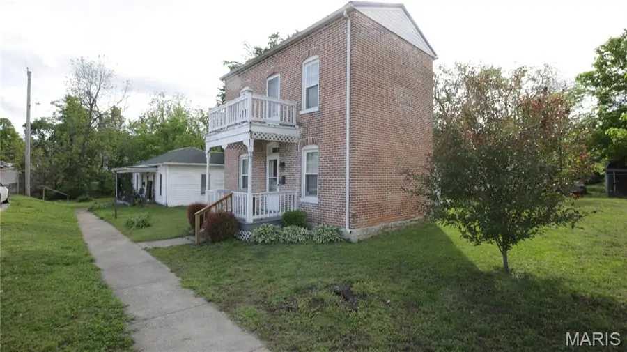 914 S Main St, De Soto, MO 63020 - #2