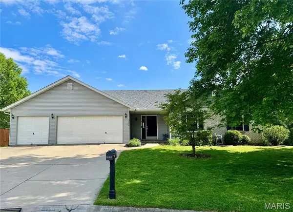 3292 Cedarspring Court, Belleville, IL 62221