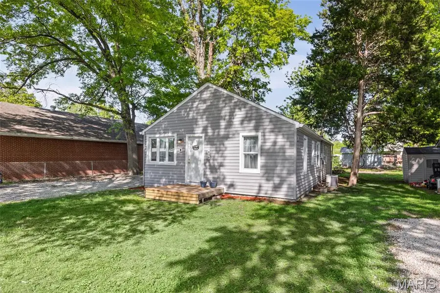406 Southard Place, South Roxana, IL 62087 - #2