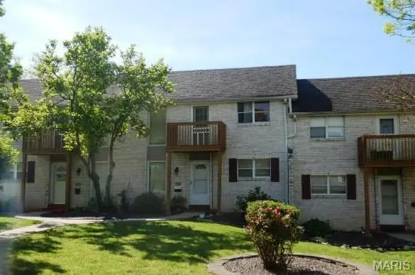 5784 Westphalia Lane, St Louis, MO 63129