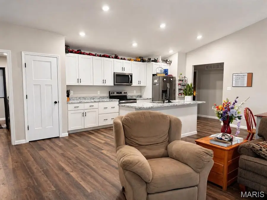 507 Hawthorne Street, Desloge, MO 63601 - #3