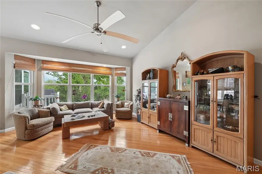 8923 Hilltop Manor Drive, Saint Louis, MO 63132 - #2